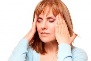 Недуг может выражаться в постоянной головной боли 