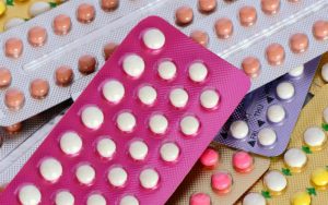 Различные типы гормональных противозачаточных таблеток