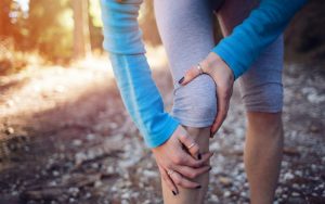 Боль в ногах при эндометриозе: причины, лечение, как избавиться, осложнения, характер боли, как ослабить в домашних условиях