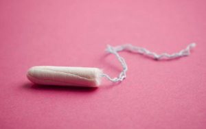 Менструации: что это, нарушения менструальных циклов, симптомы, боли и отсутствие месячных, как использовать тампоны и прокладки