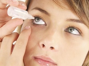 Аллергия глаз может быть как самостоятельным заболеванием, так и одним из симптомов любого другого вида