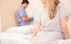 Маммография: как работает, вызывает ли боль, преимущества и недостатки, результаты и кому нужно проходить?