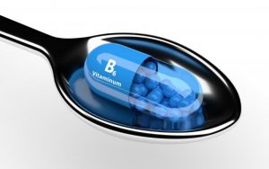 Витамин B6 в капсуле и в ложке